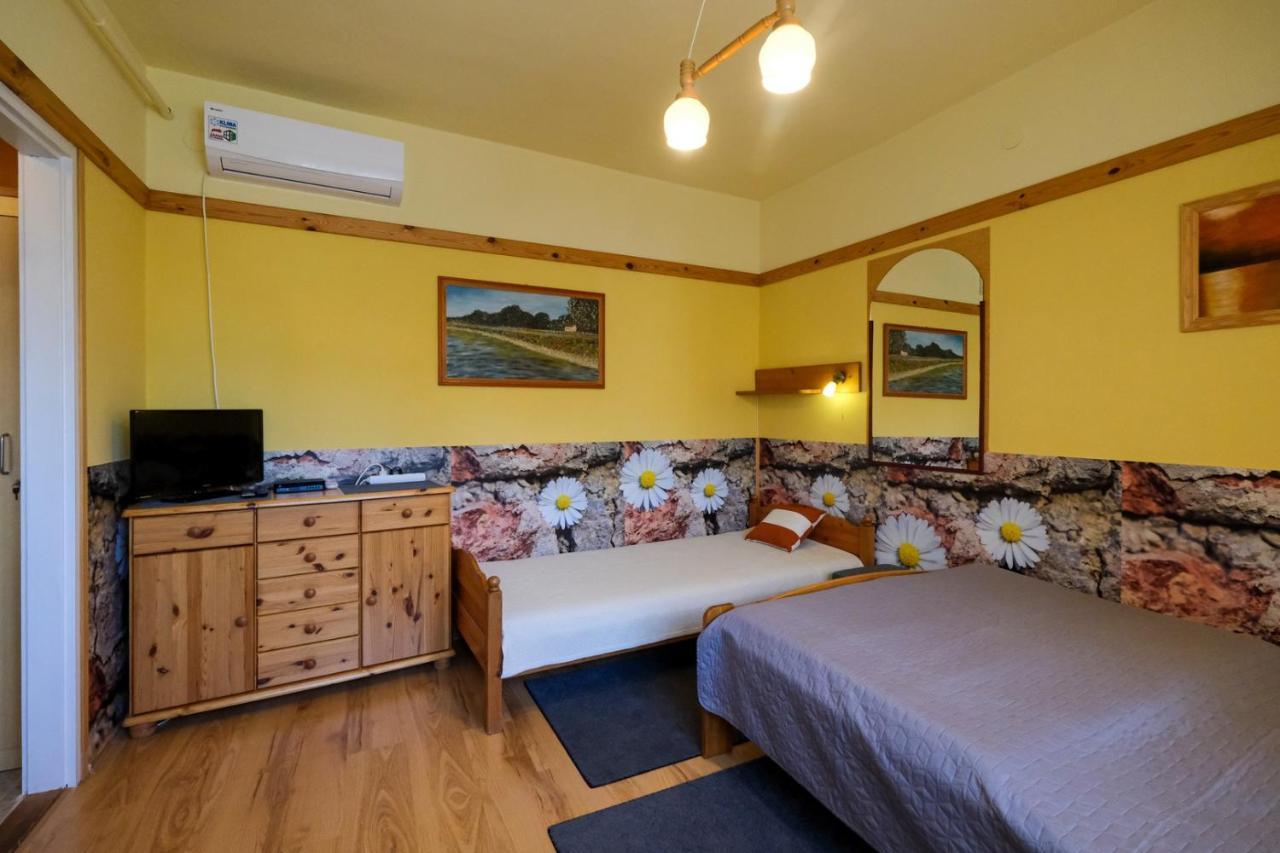 4 Évszak Apartman Gyula Esterno foto