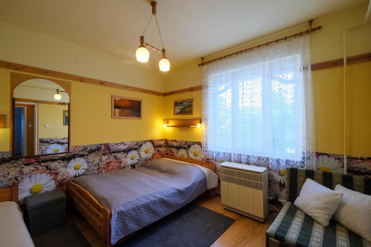 4 Évszak Apartman Gyula Esterno foto