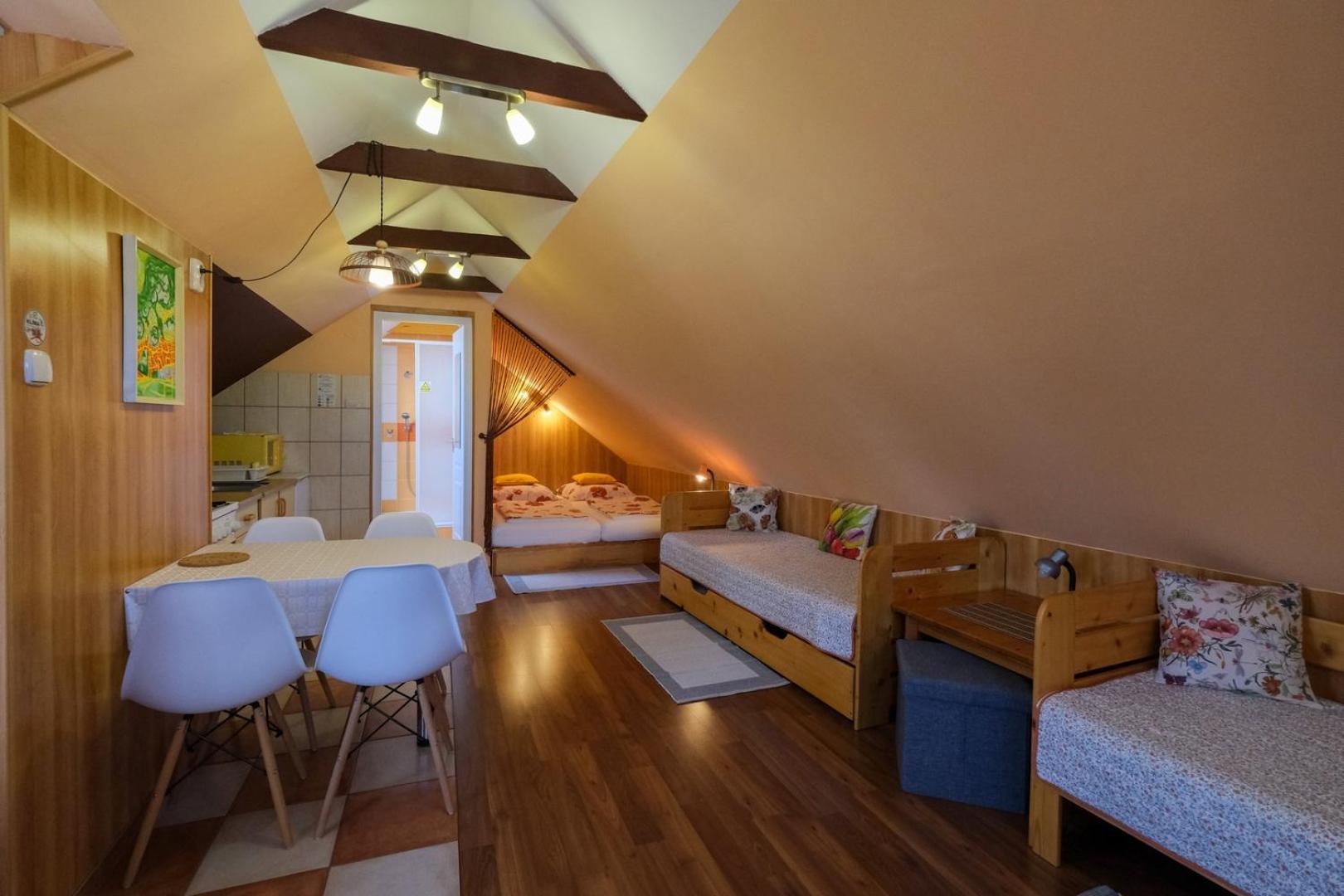 4 Évszak Apartman Gyula Esterno foto