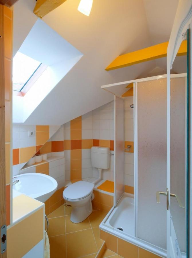 4 Évszak Apartman Gyula Esterno foto